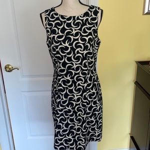 Sleeveless black and white dress Size 12 *NEW CONDITION